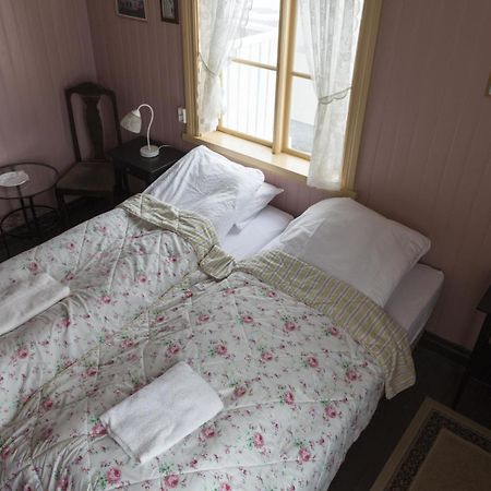 Einarshusid Guesthouse Болунгарвик Экстерьер фото