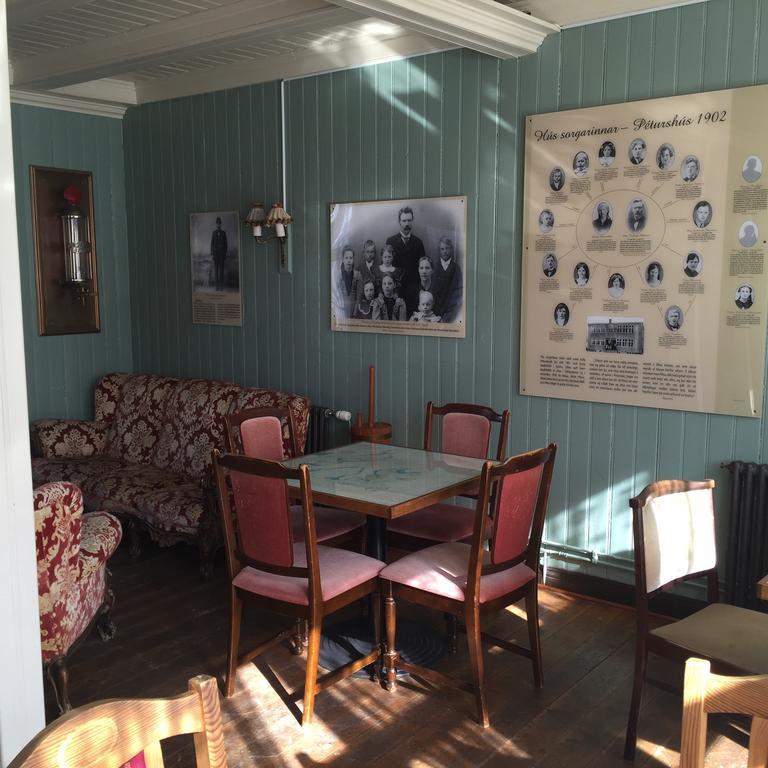 Einarshusid Guesthouse Болунгарвик Экстерьер фото
