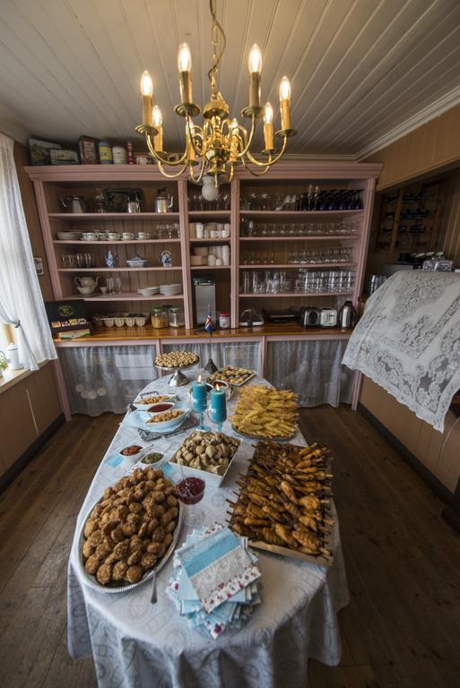 Einarshusid Guesthouse Болунгарвик Экстерьер фото